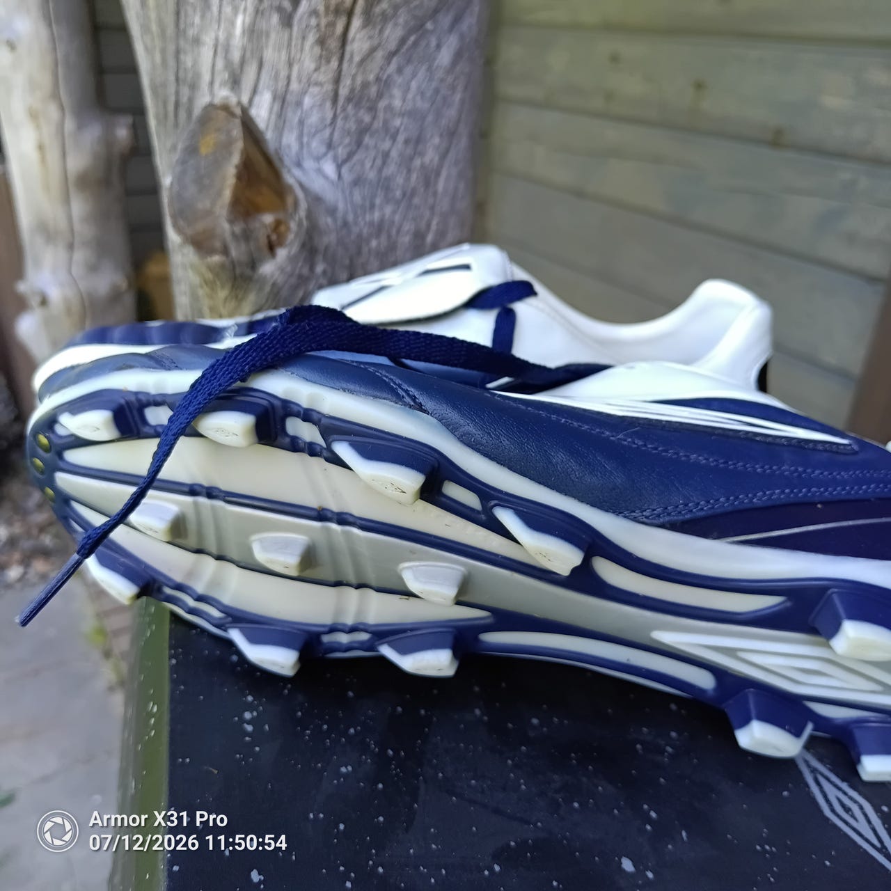 Umbro Element-R KTK FG jalkapallokengät koko 46 sinivalkoinen