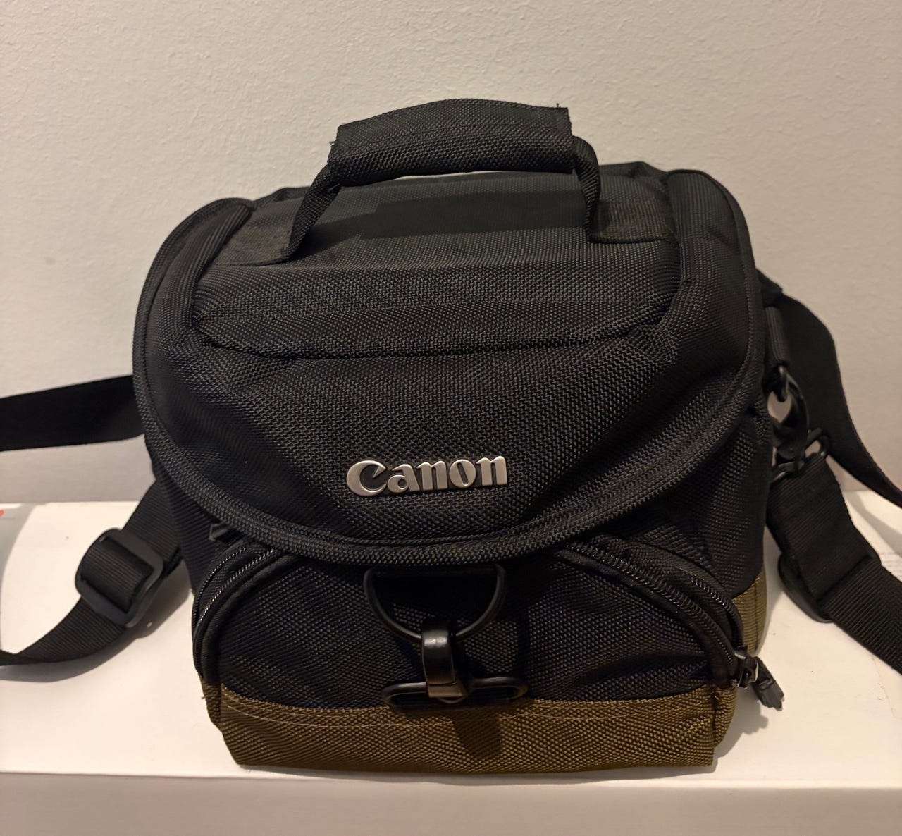Canon Custom Gadget Bag 100EG kameralaukku musta/oliivi