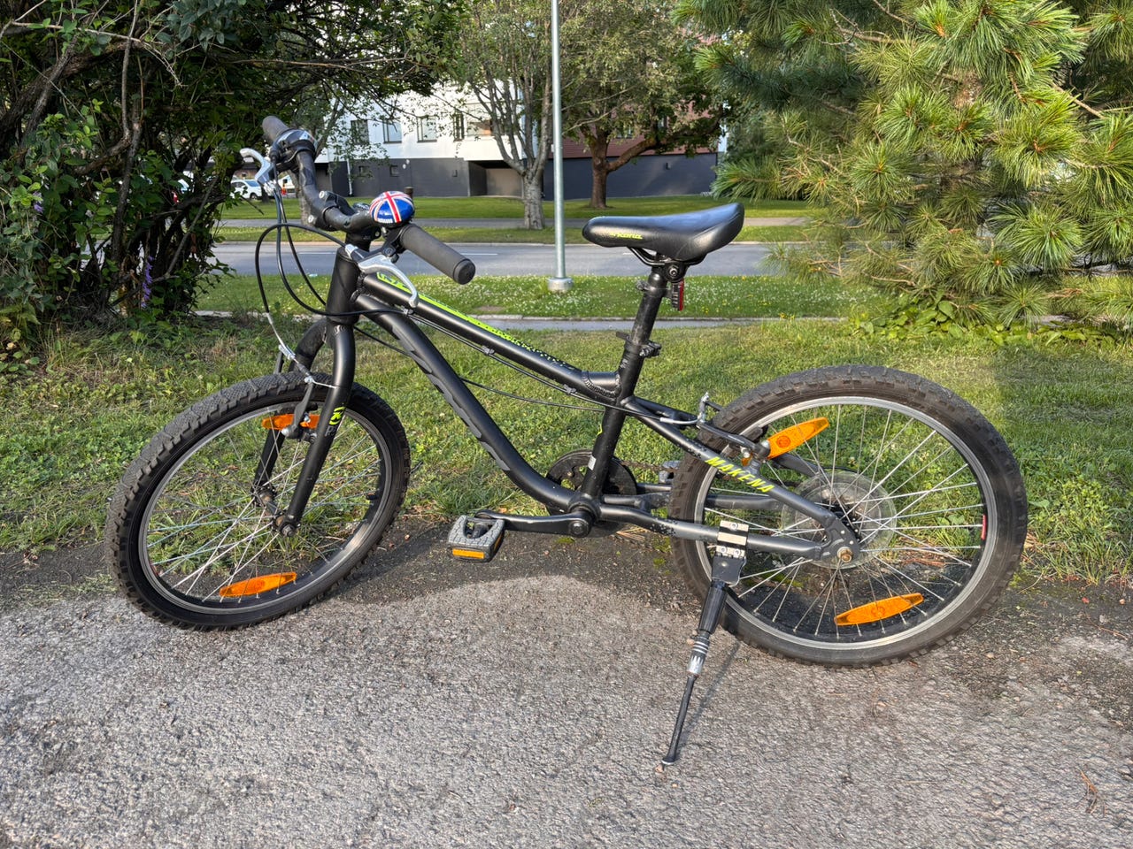 Myydään lasten pyörä 20 tuumaa