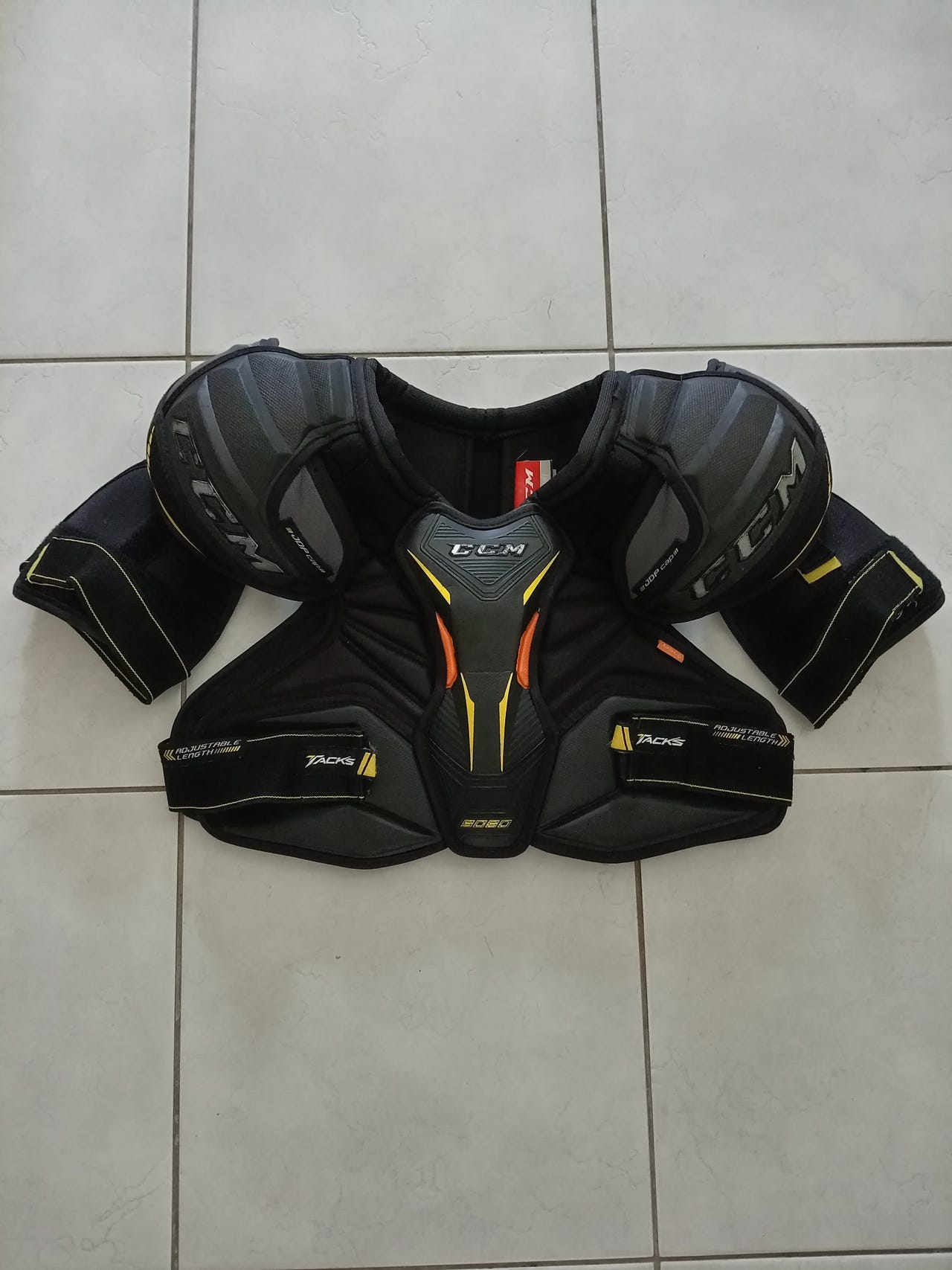 Hartiasuojat CCM SR S