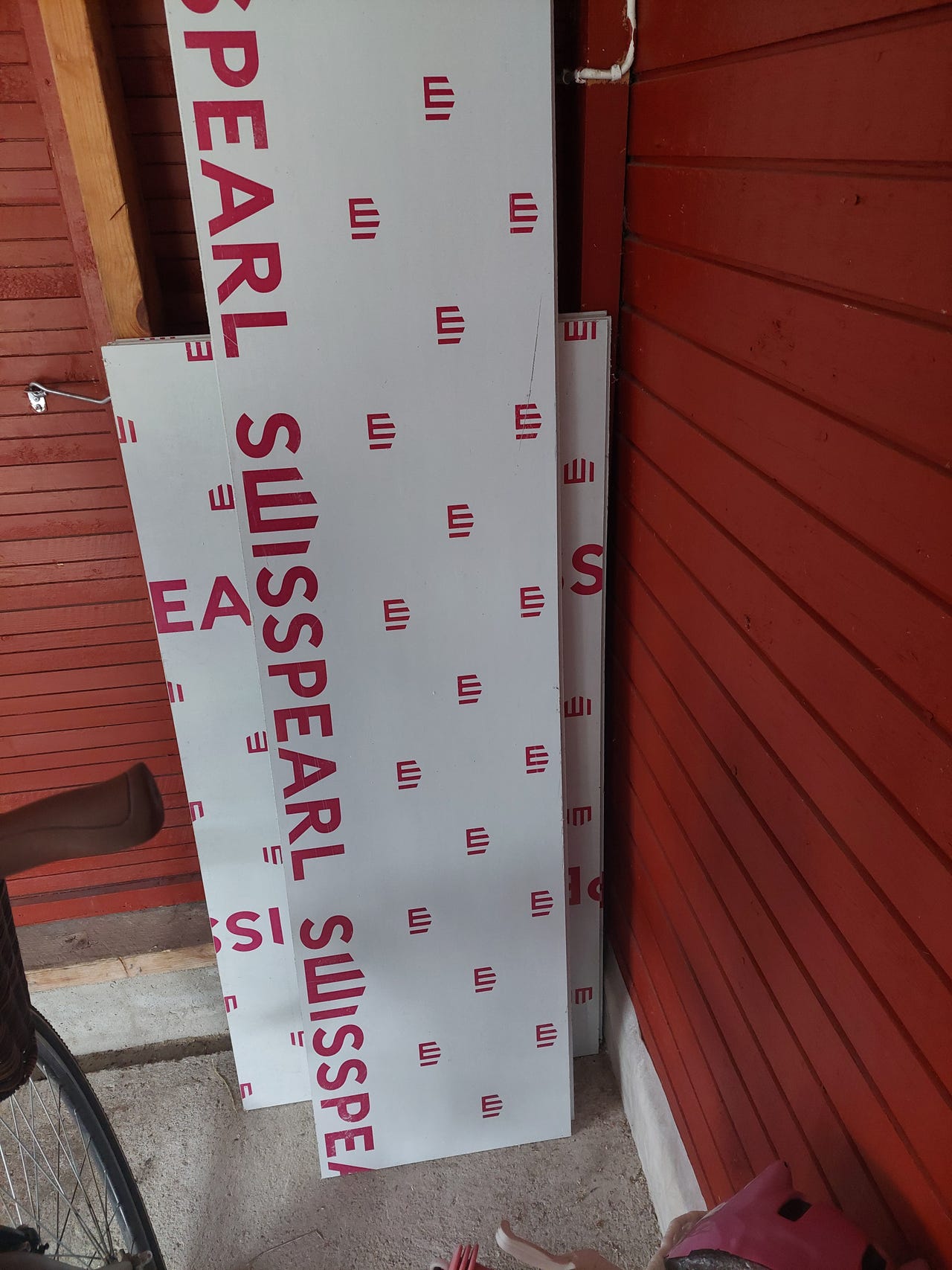 Swisspearl kuitusementtilevyt ulkoverhoukseen