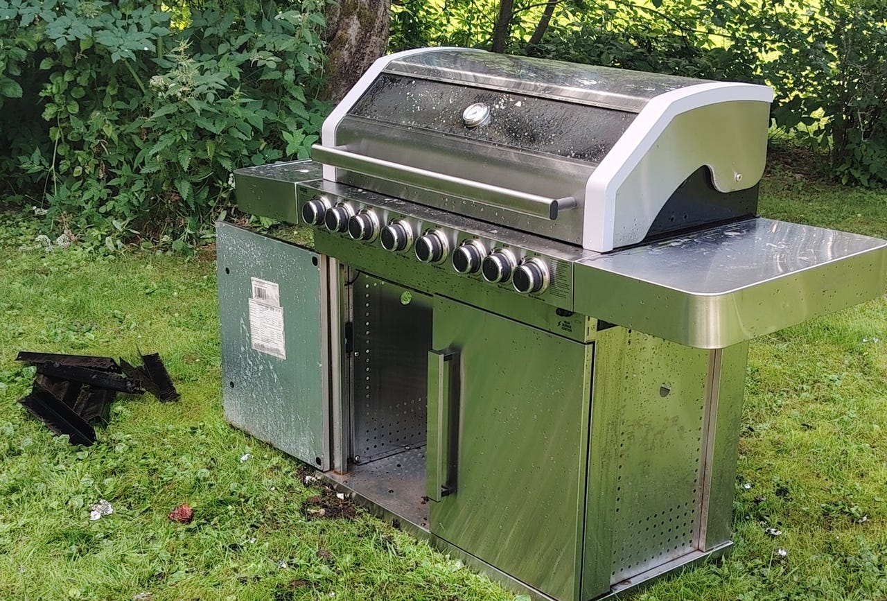 Grilli varaosiksi/kunnostukseen