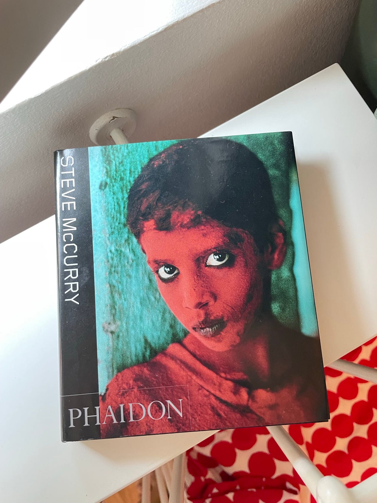 Steve McCurry Phaidon valokuvakirja