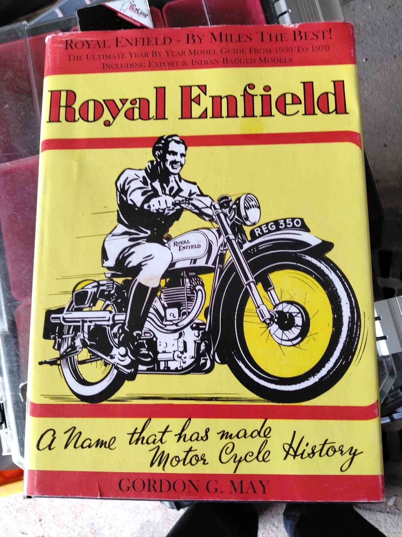 Royal Enfield kirja