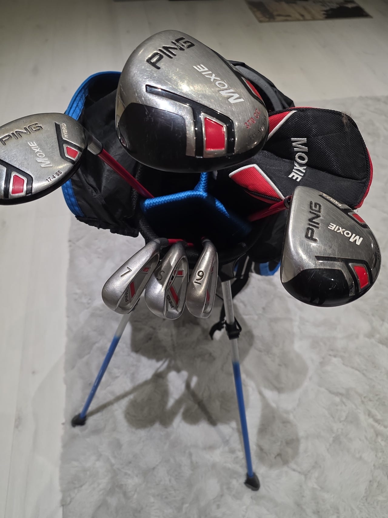 Golf bägi ja Pingin 6 mailaa