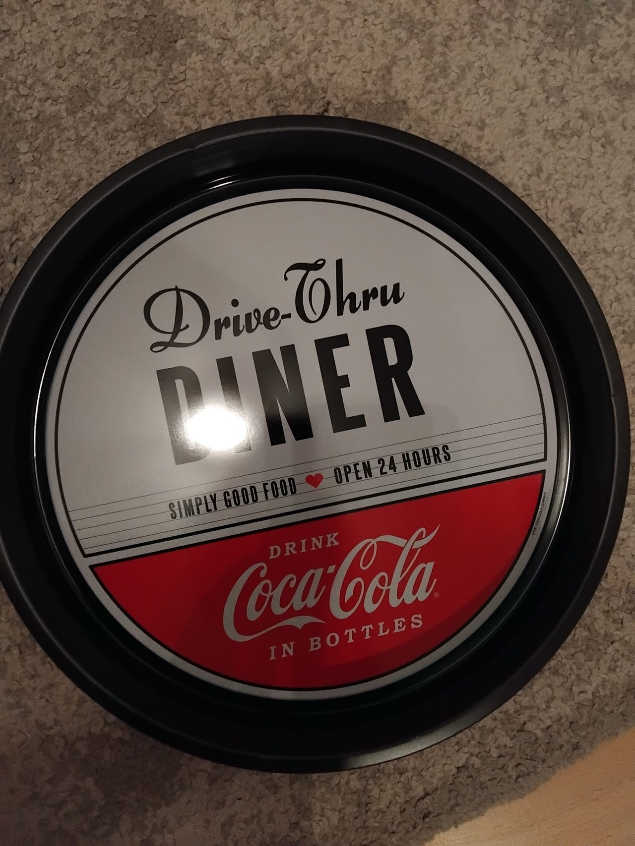 Coca-Cola tyylinen tarjoiluastia