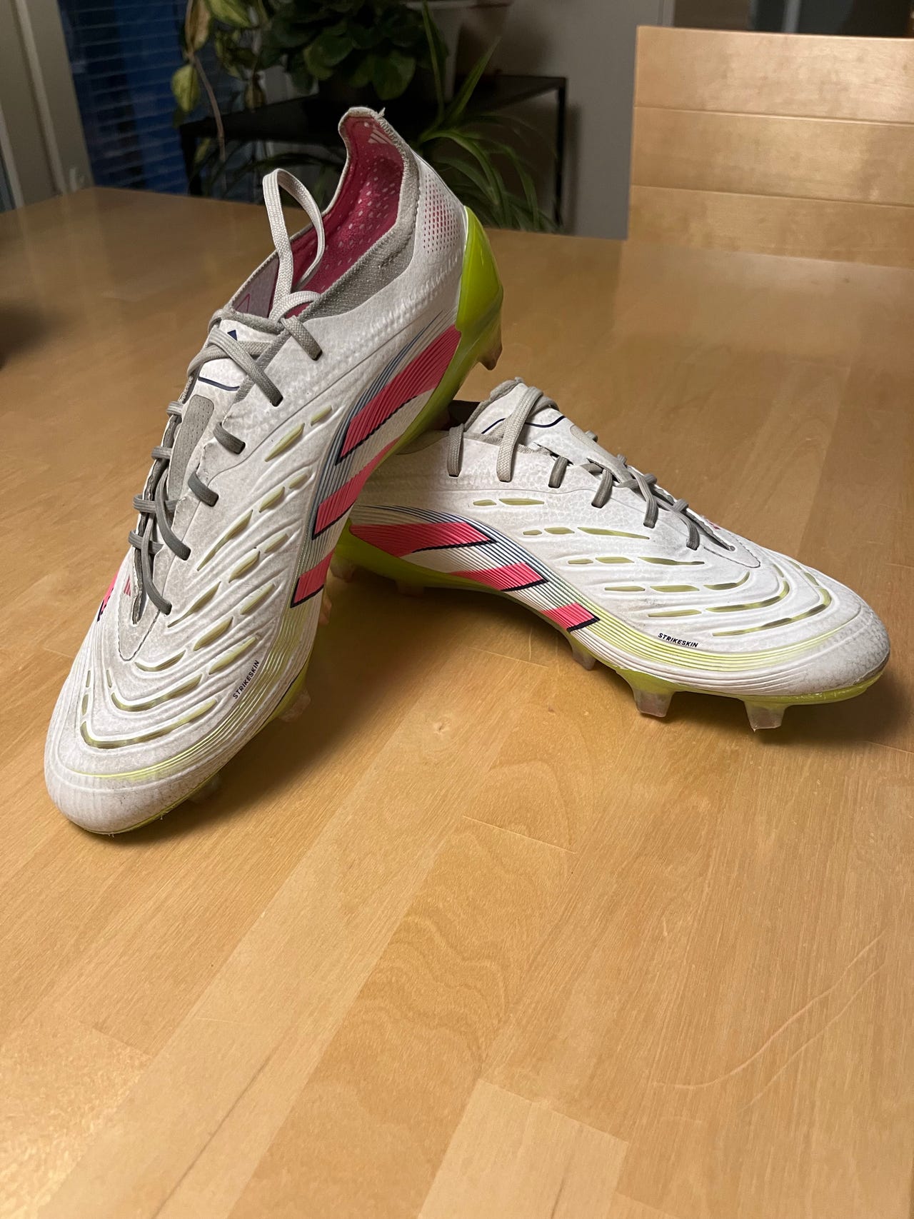 Adidas Predator jalkapallokengät