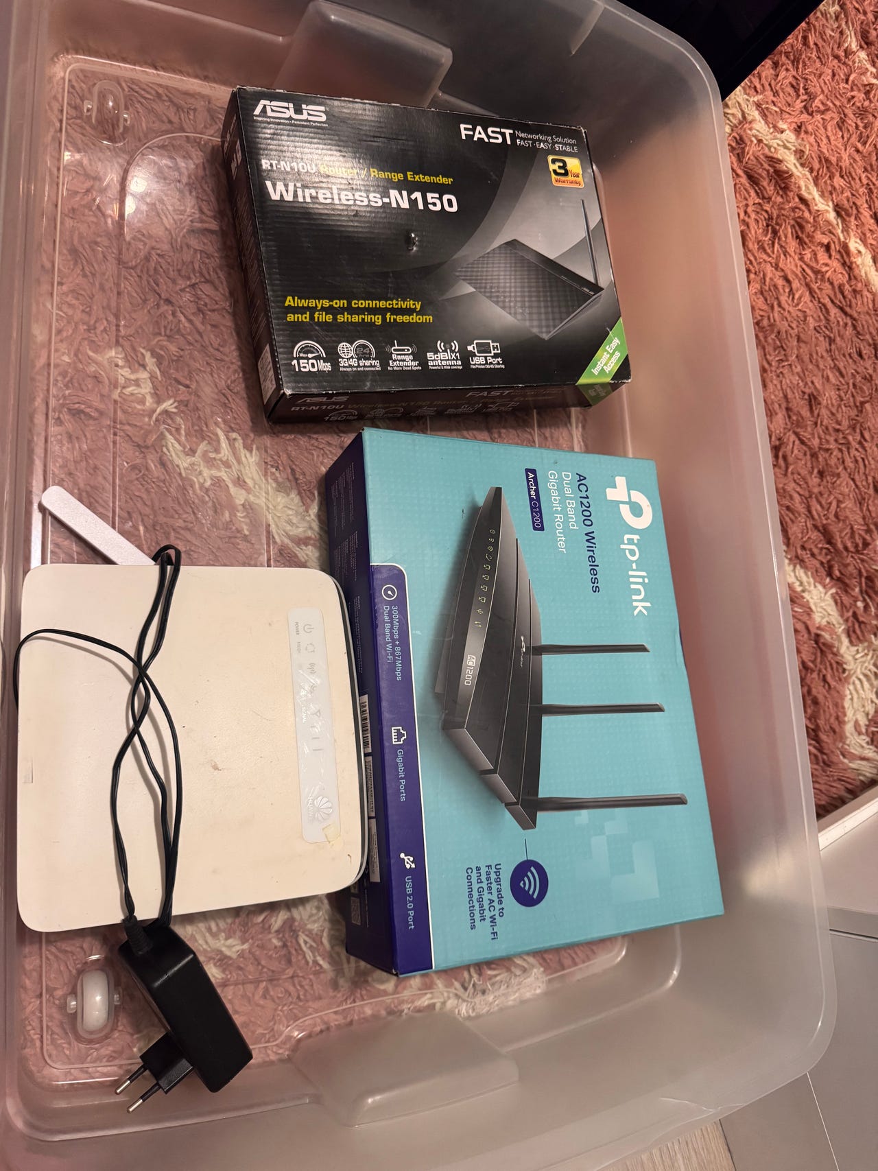 Huawei 4G -reititin + TP-Link Archer C1200 + Asus RT-N10U reititt