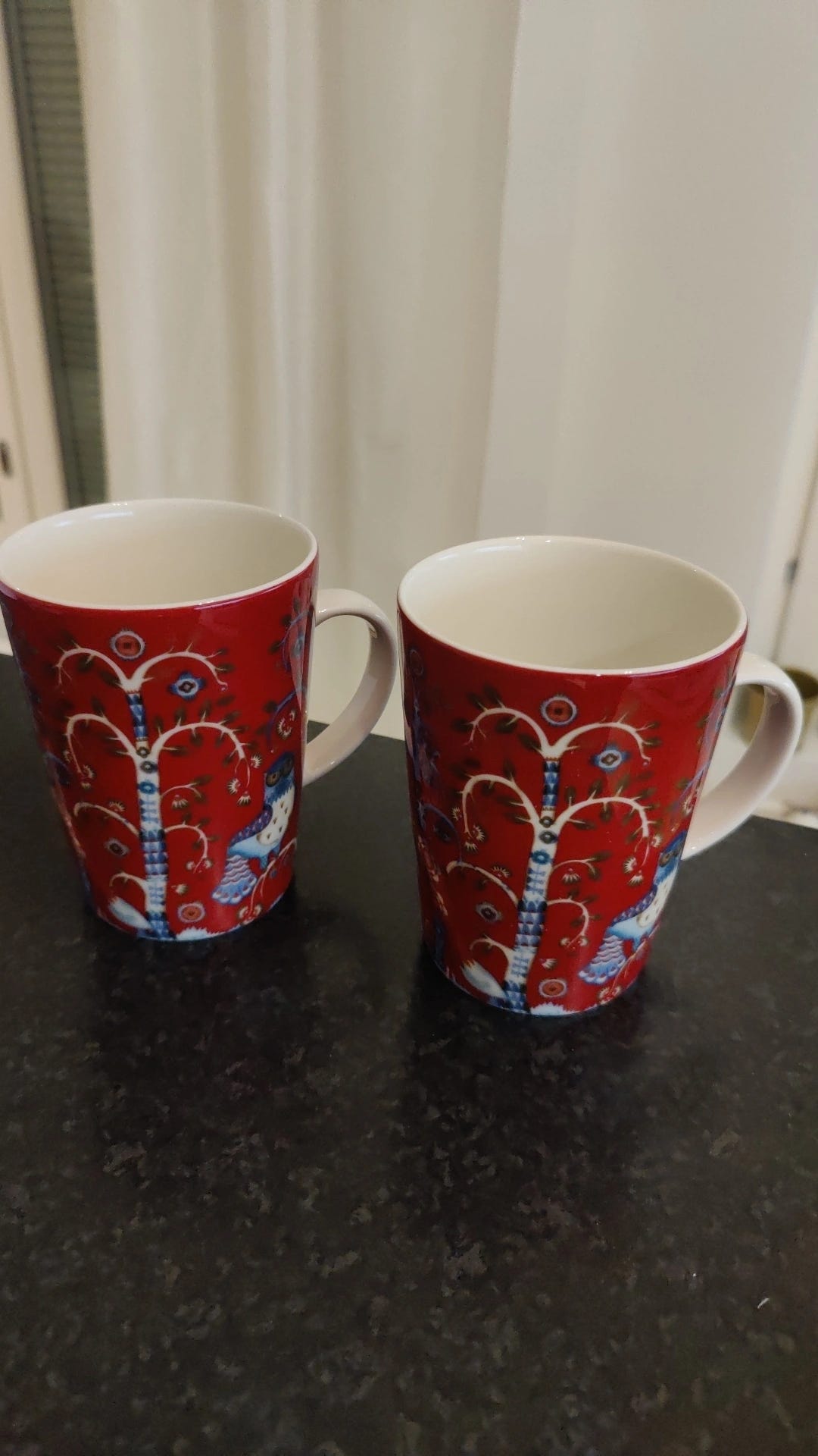Iittala mukit punainen kuvitettu