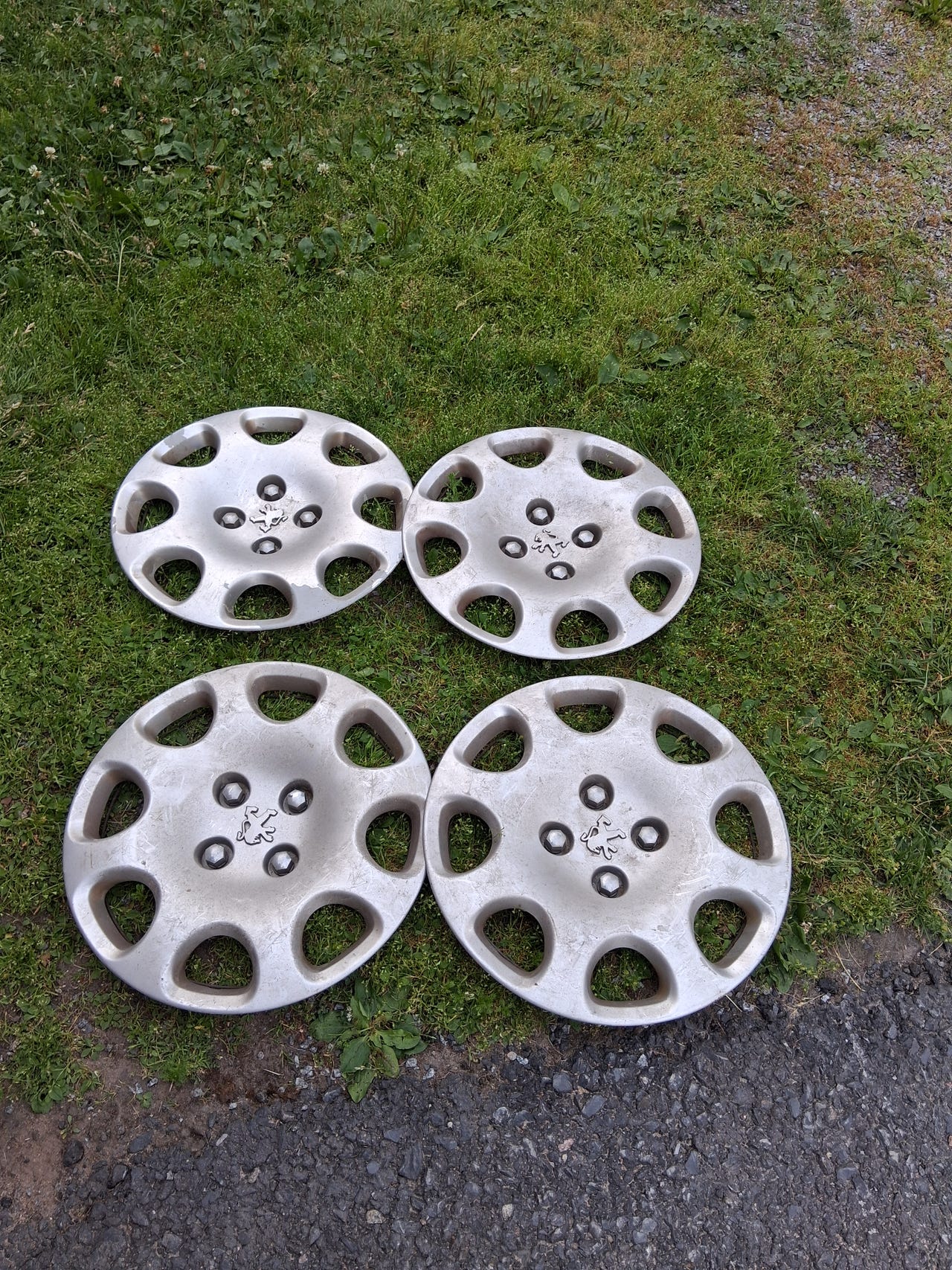 Peugeot 15 pölykapselit