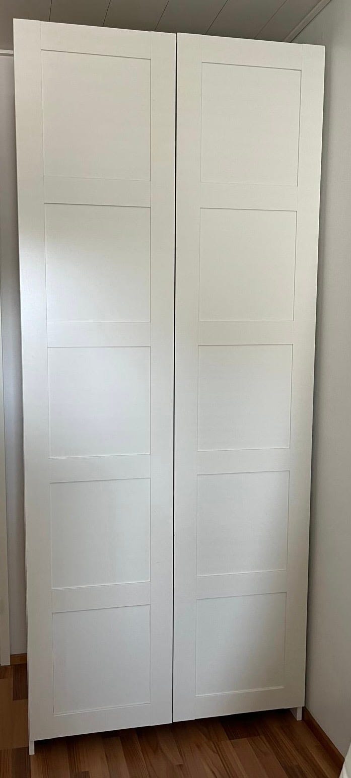 Ikea vaatekaappi sisusteineen