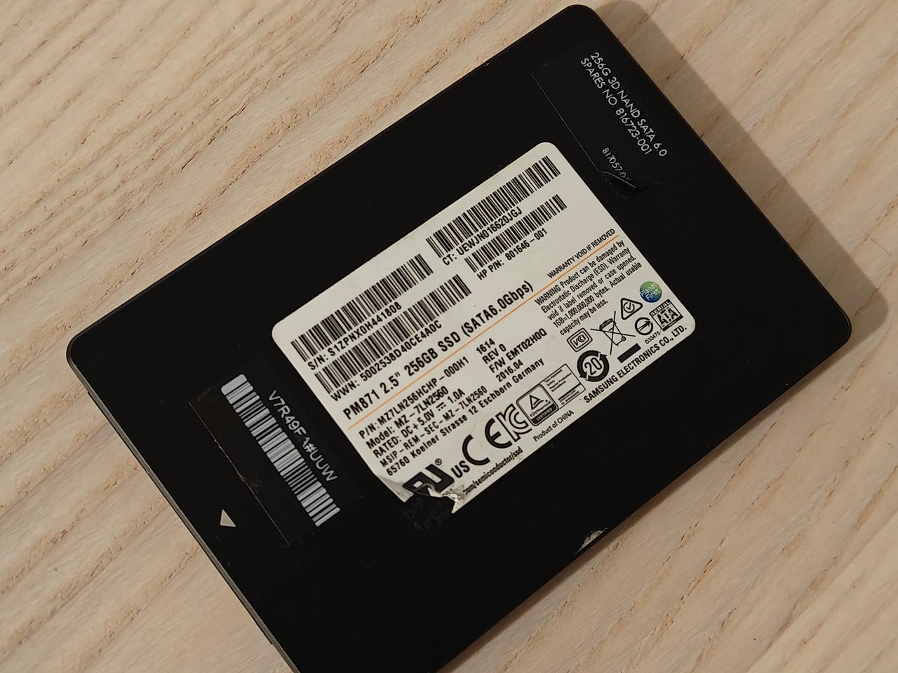 Samsung PM871 256 gigatavun (GB) sisäinen SSD-levy