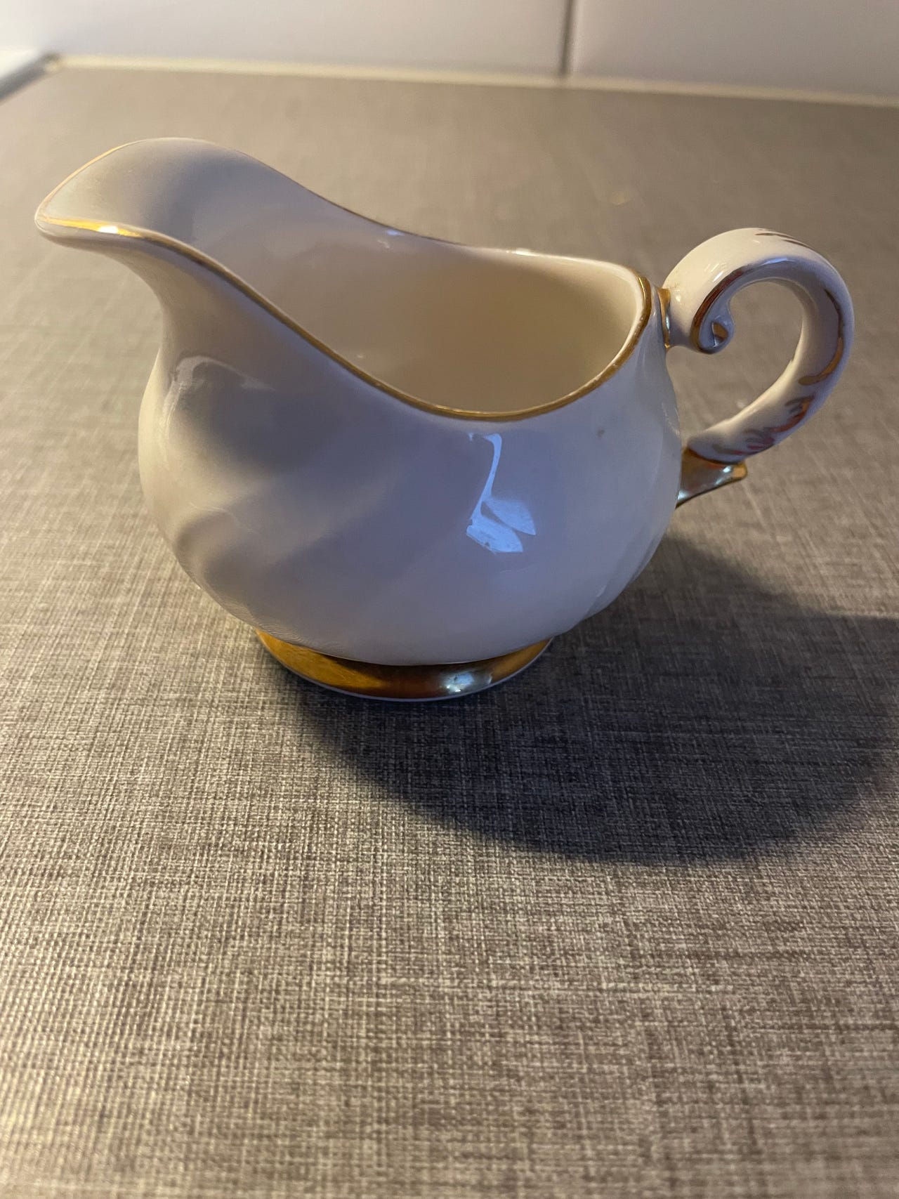 Vintage Arabian Kultaraita kermakko