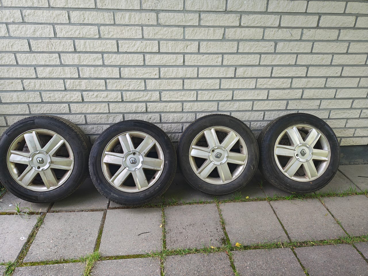 205/55/16 Kesärenkaat