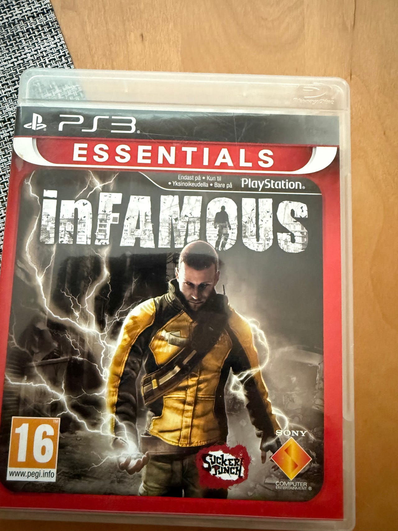 PlayStation 3 inFAMOUS Essentials -peli