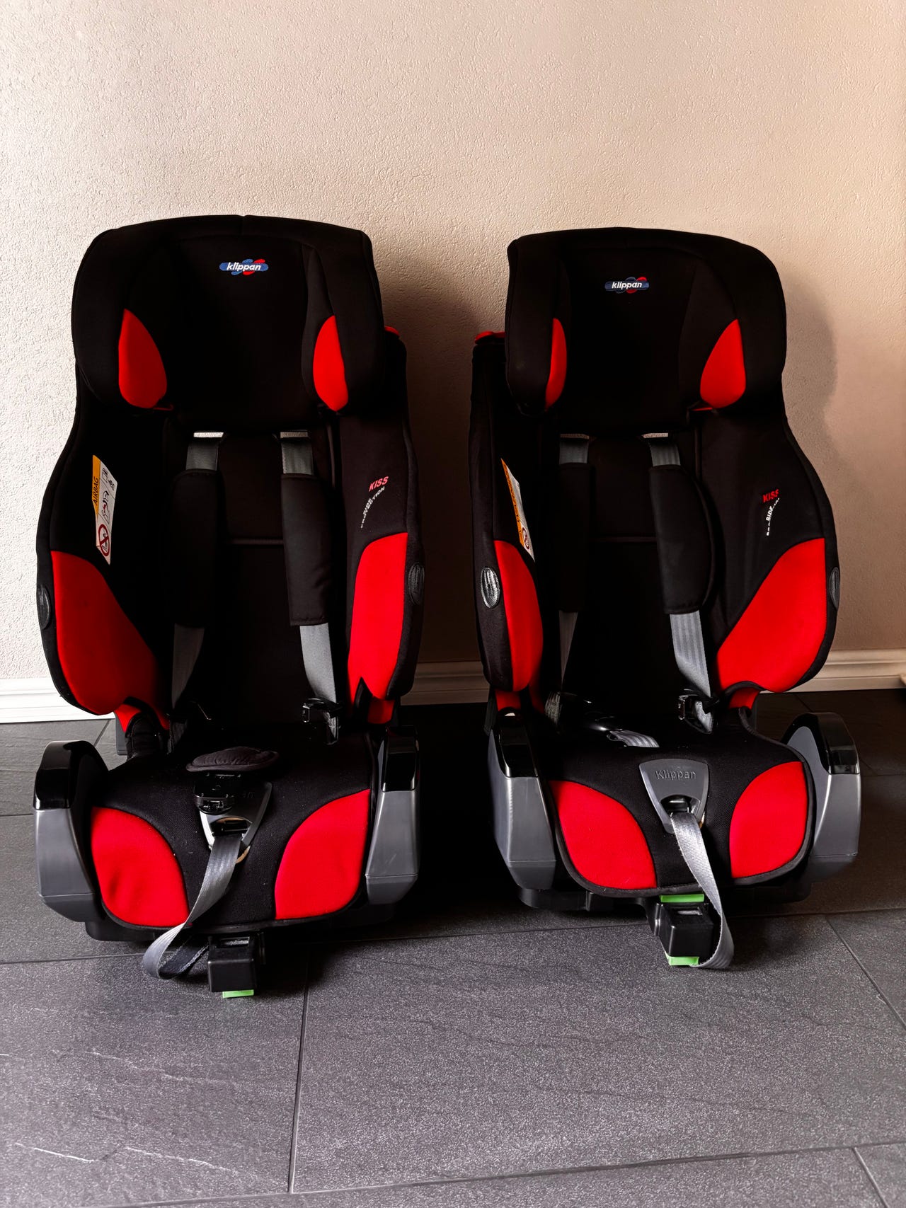 Klippan Triofix turvaistuin 9–36 kg musta/punainen