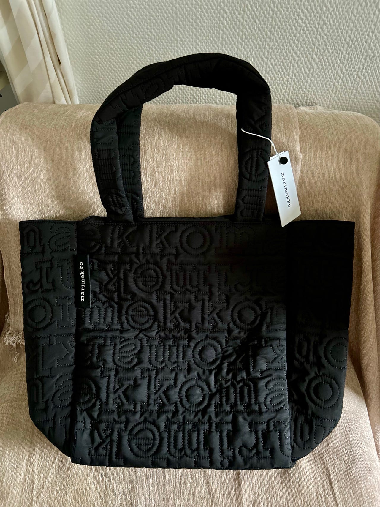 Marimekko Joy Tote M olkalaukku, musta