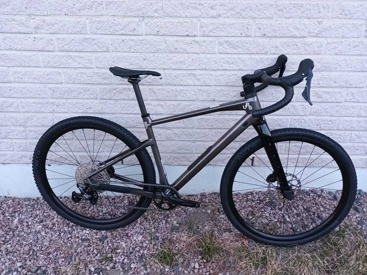 Bmc urs carbon grx gravel
