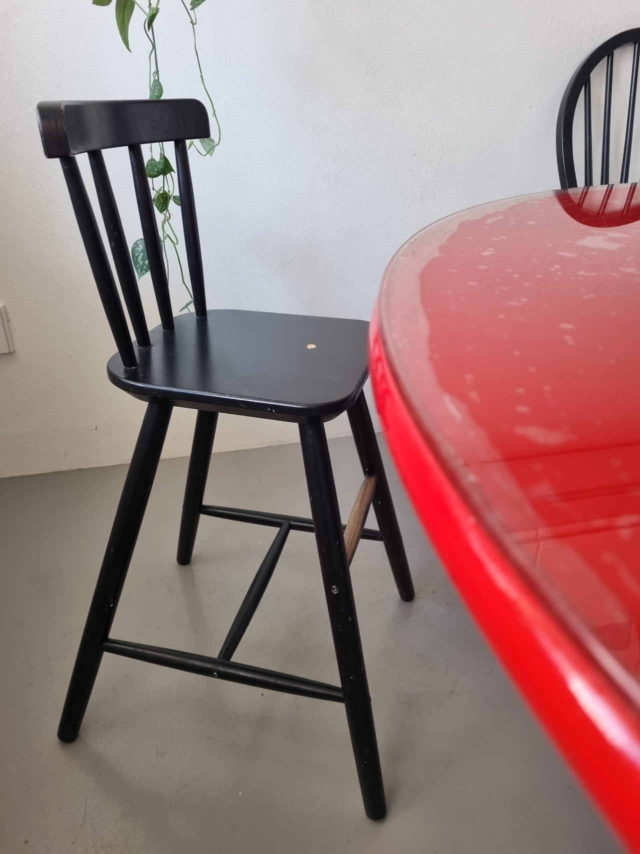 IKEA lasten tuoli musta puinen