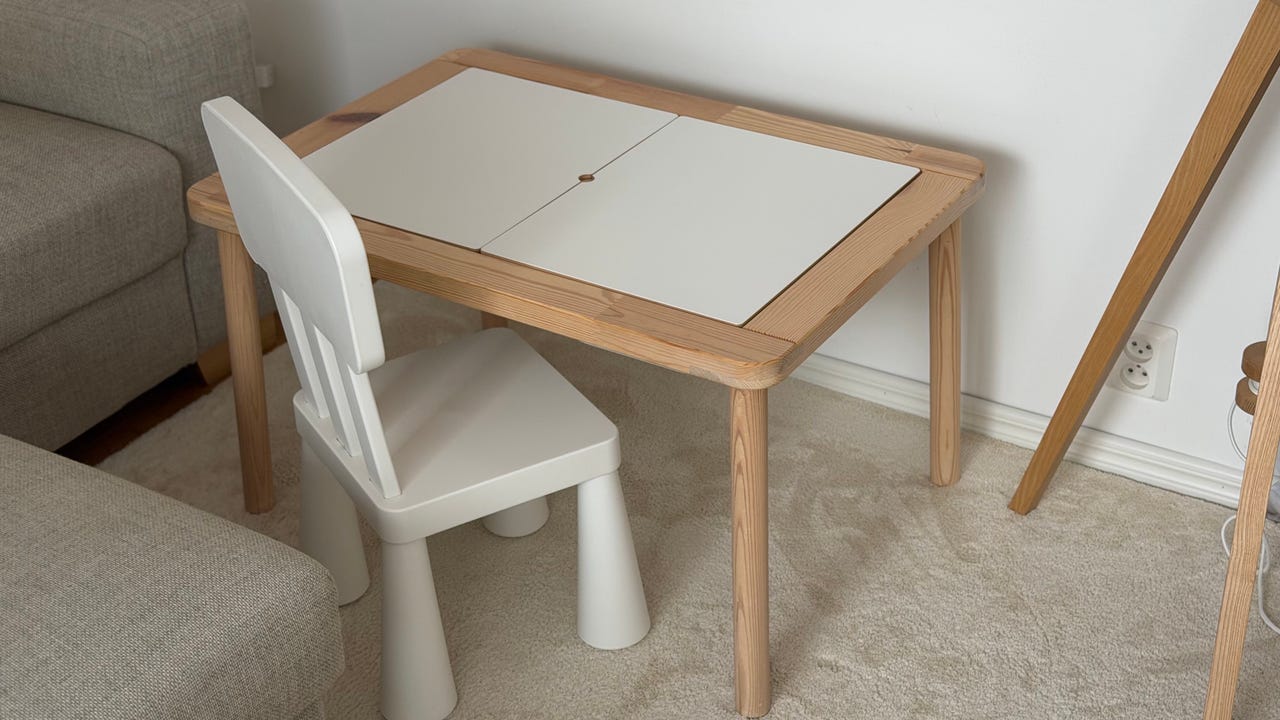 Ikea FLISAT lastenpöytä