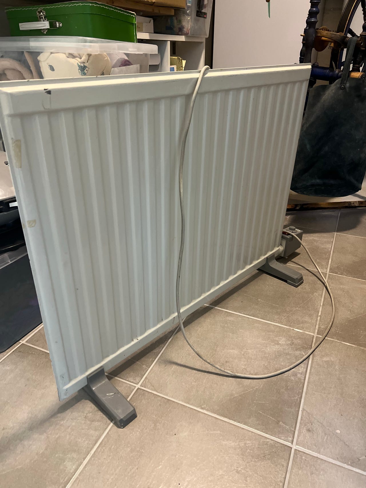 Termet sähkölämmitin termostaatilla