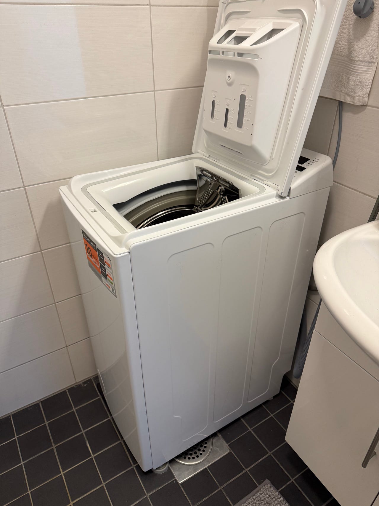 Whirlpool päältä täytettävä pesukone