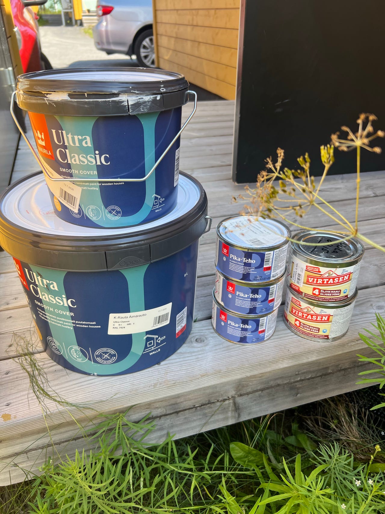 Tikkurila Ultra Classic ulkomaali ja pohjamaalit