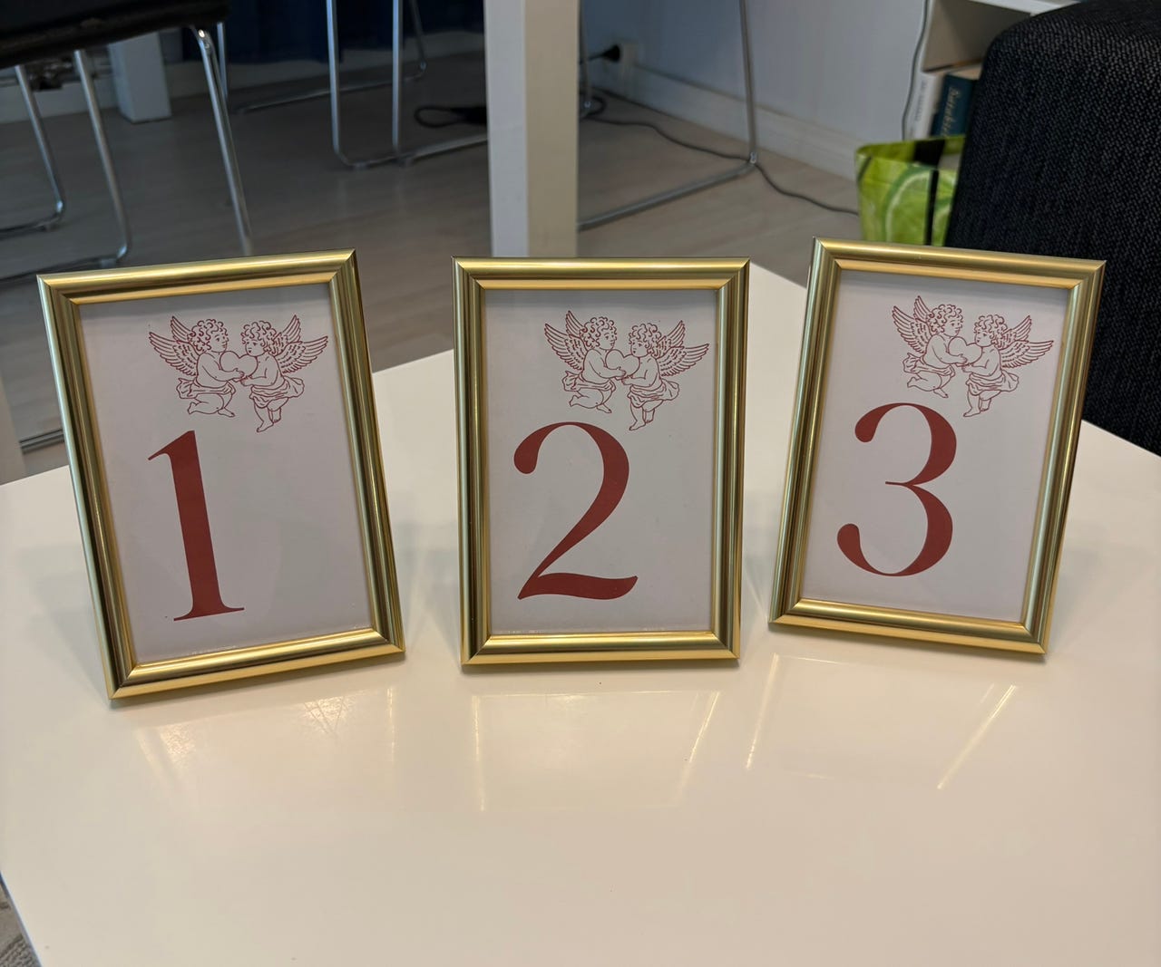 Kultaiset kehykset 10x15 / Pöytänumerot 1-3