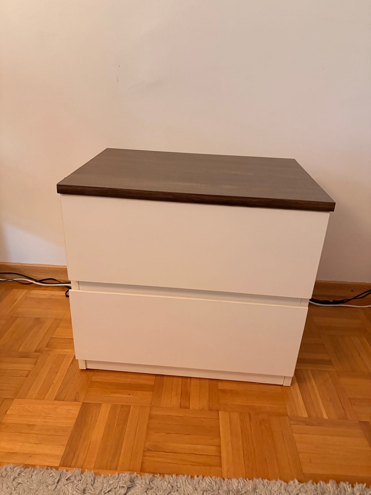 IKEA lipasto kahdella laatikolla valkoinen / puunvärinen kansi