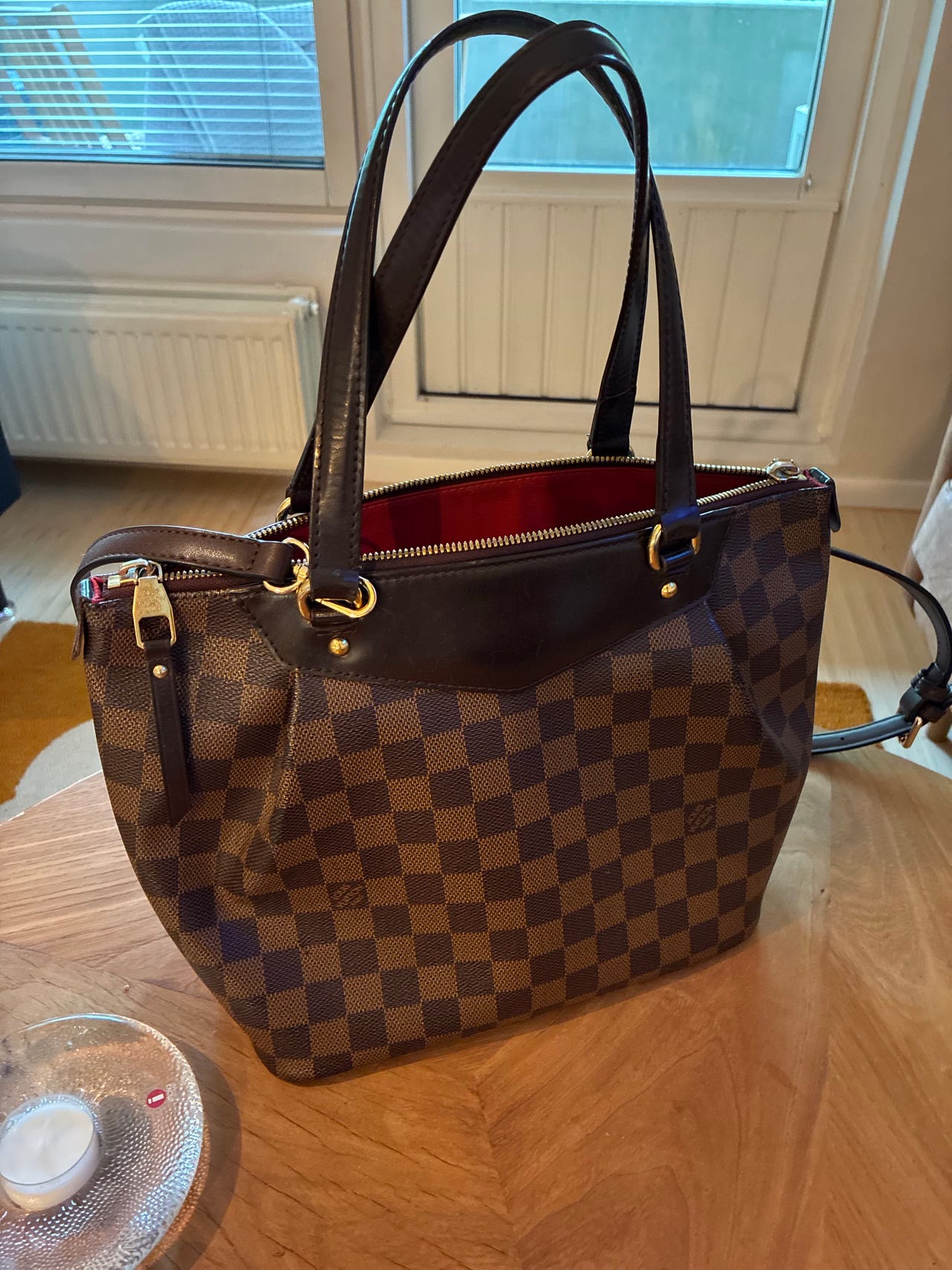 Louis Vuitton laukku damier ebene