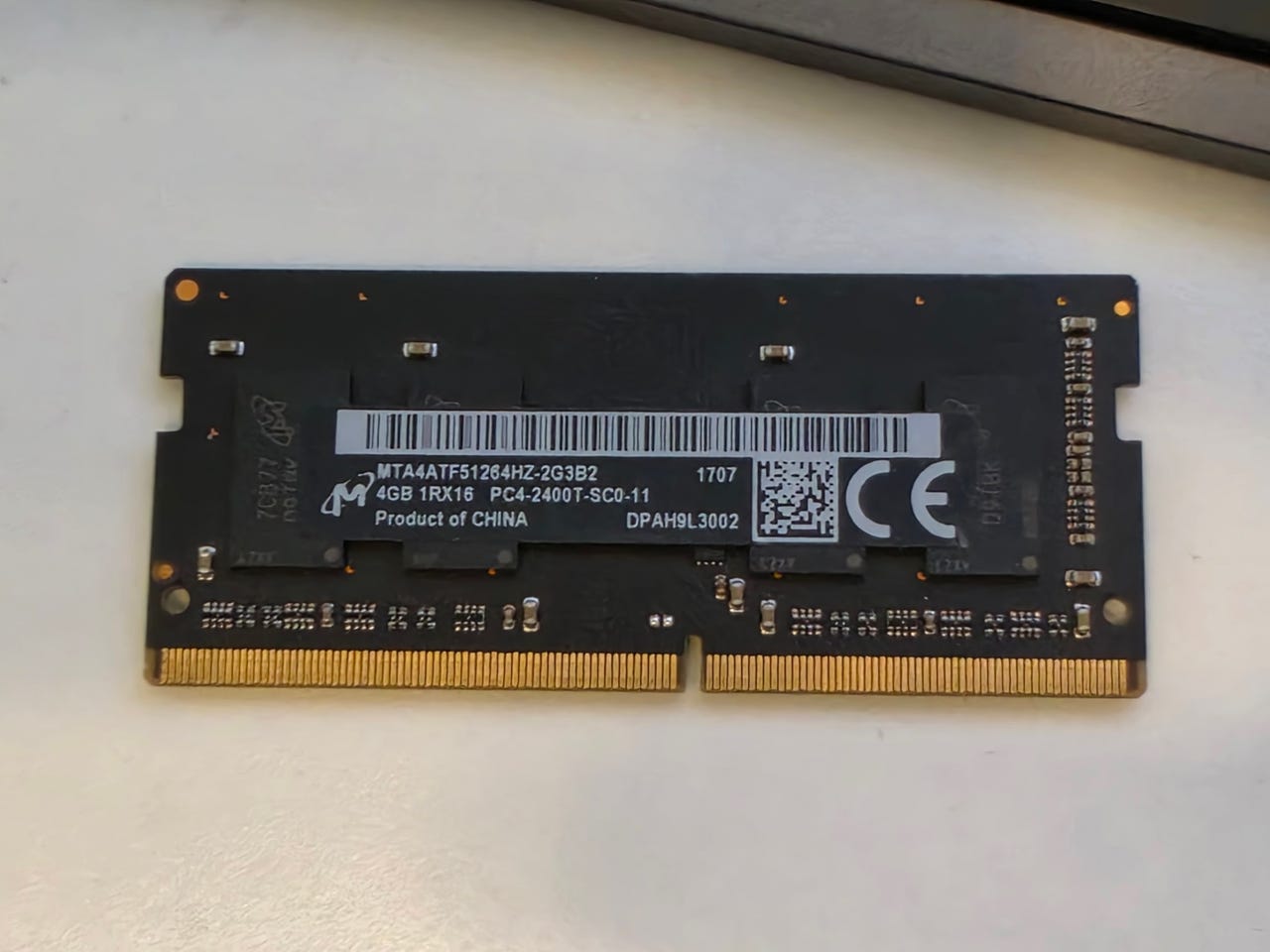 4GB  MICRON 1RX16 DDR4 PC4-19200 2400MHZ Läppäriin