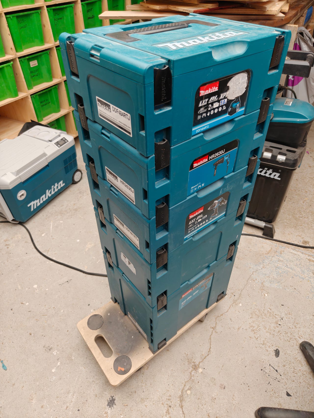 Makita Makpac työkalulaukkupino pyörillä