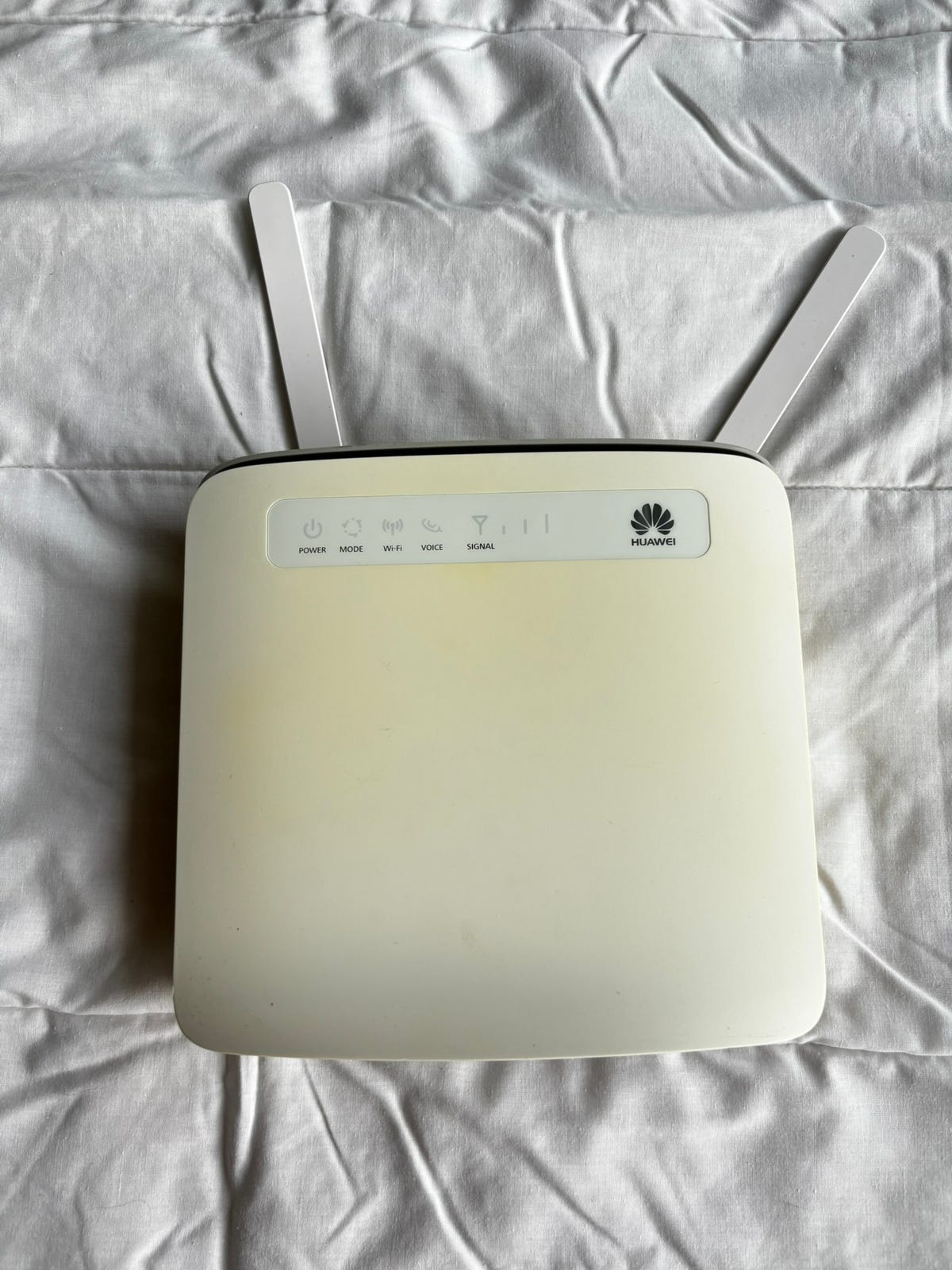 Huawei 4G -reititin ilman virtajohtoa