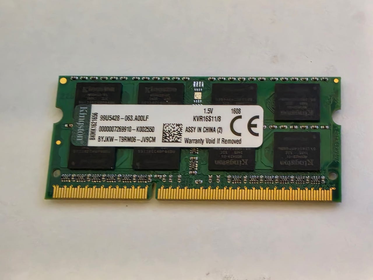 8GB Kingston KVR16S11/8 DDR3-1600 PC3-12800 CL11 204-Pin SODIMM R