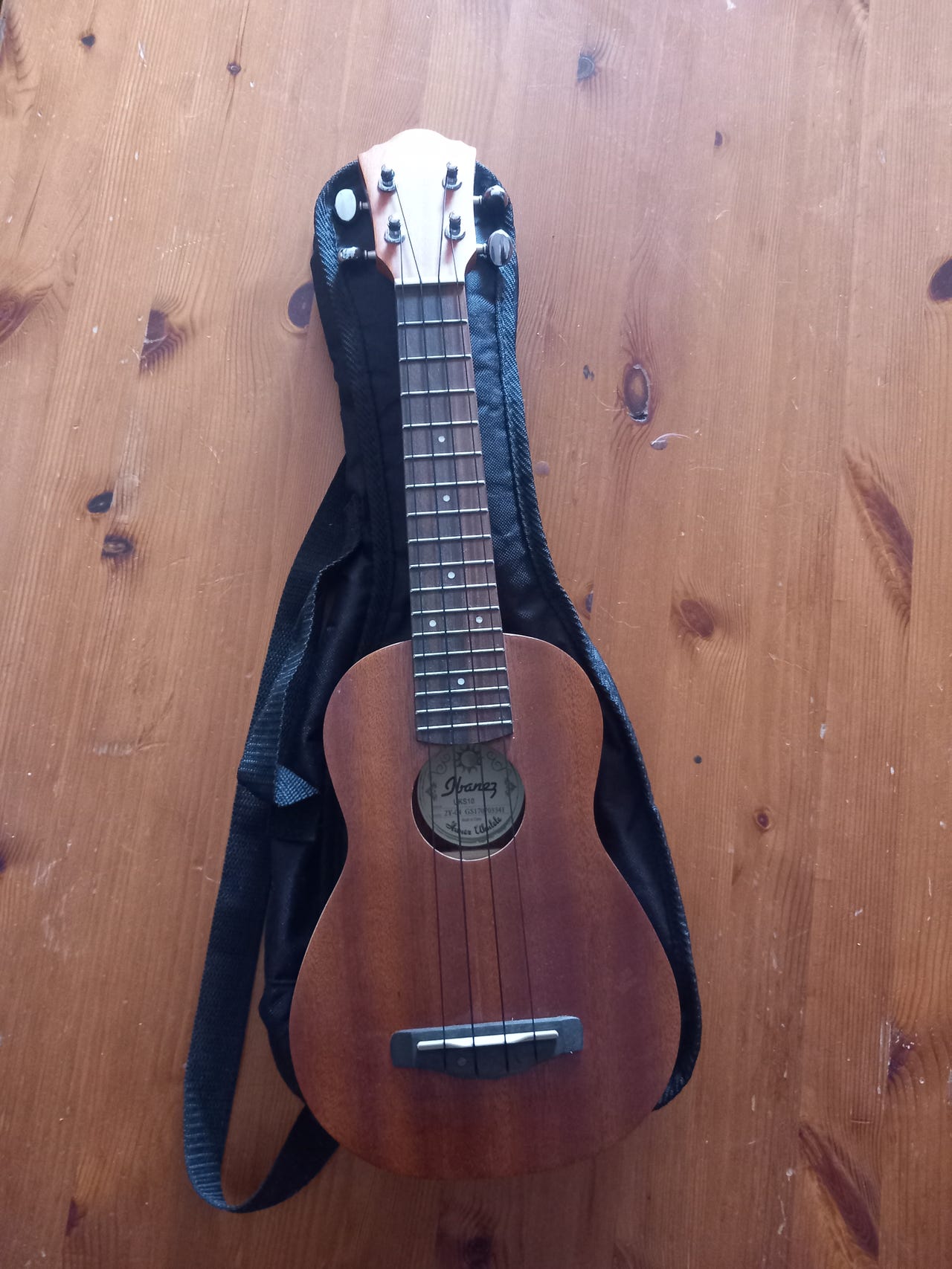 Ibanez Ukulele UKS10