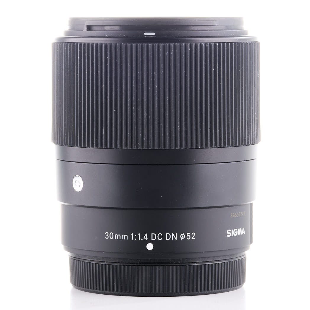 Sigma 30mm f/1.4 C DC DN -objektiivi (Fuji) (käytetty)