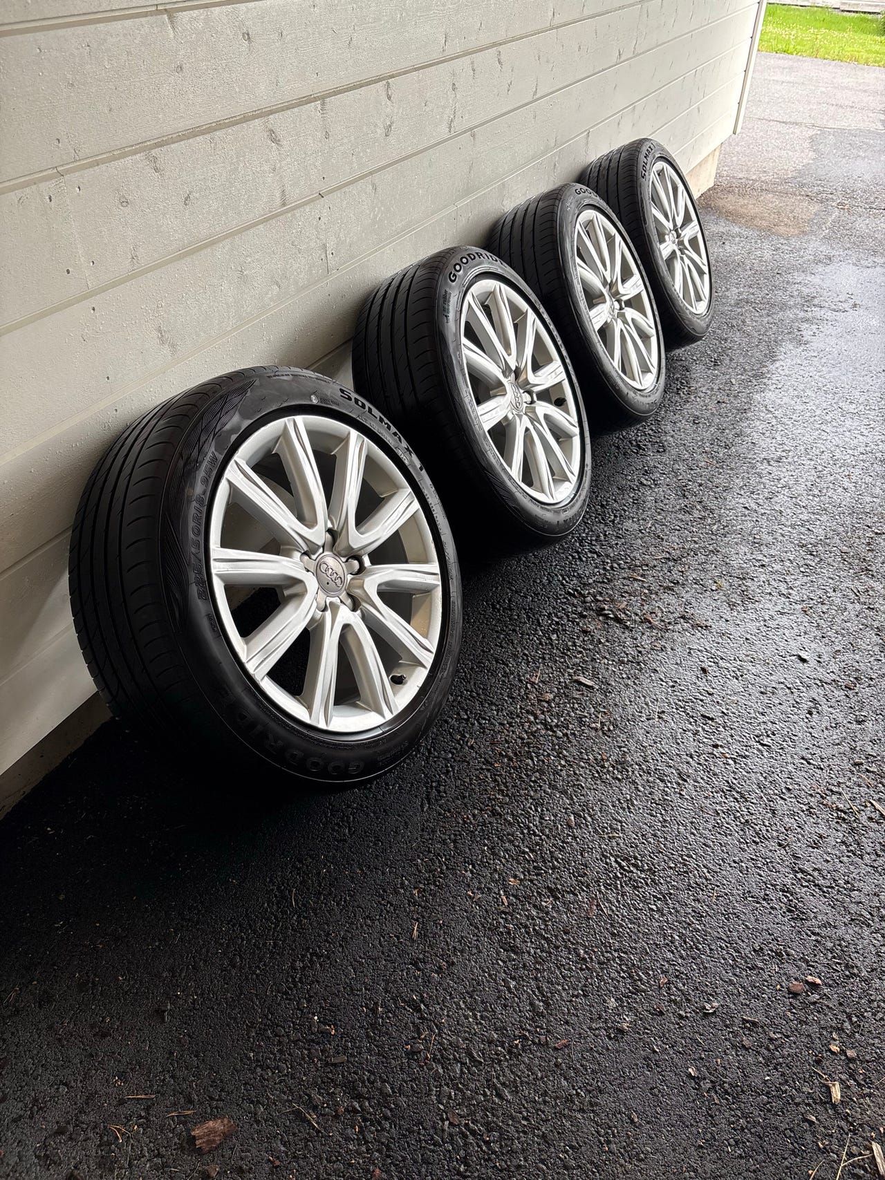 Audi 18” alkuperäinen rengassarja