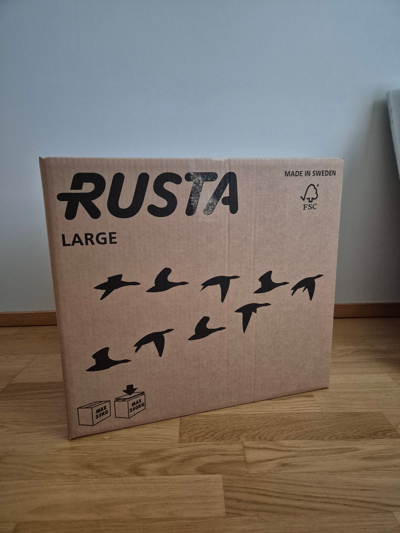 Myydään muuttolaatikot