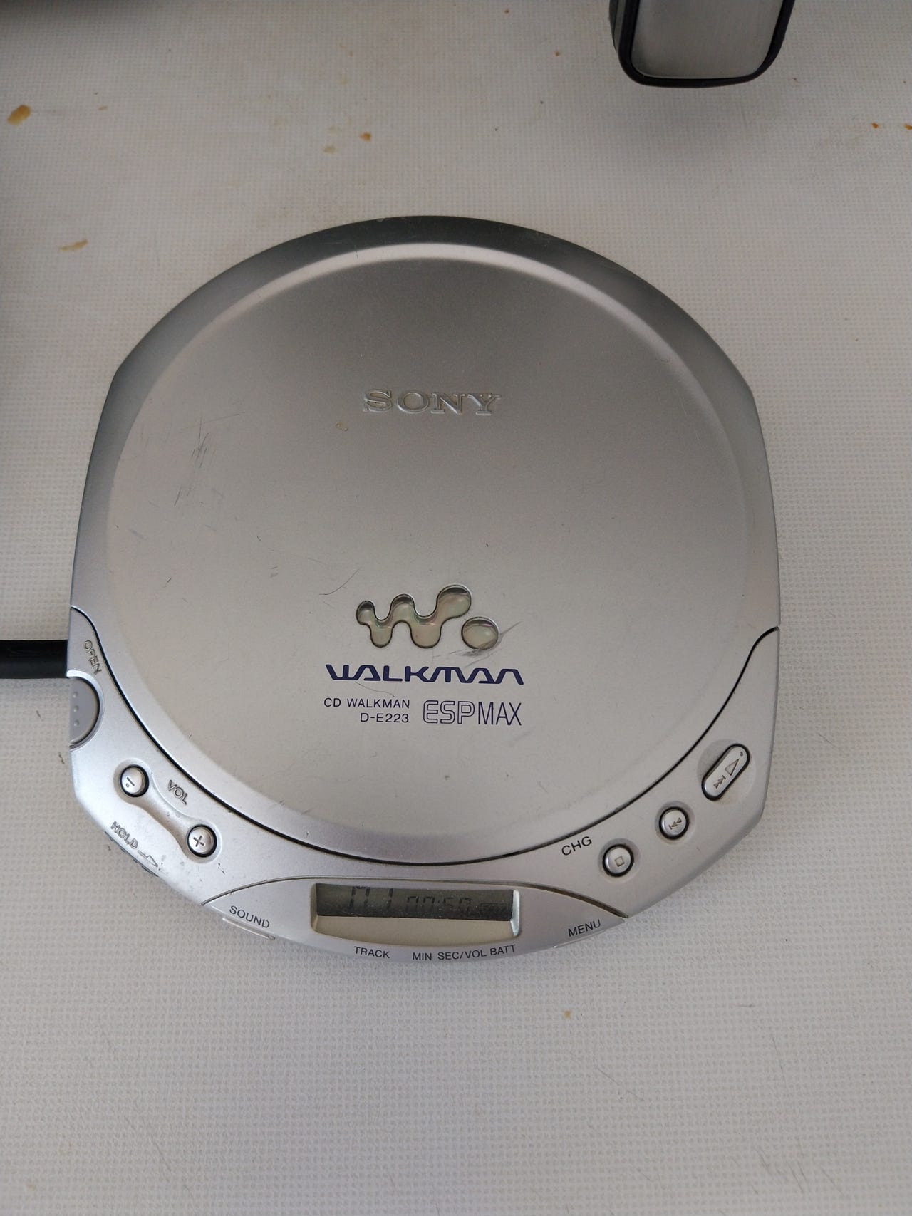 Sony Walkman D-E223 kannettava CD-soitin