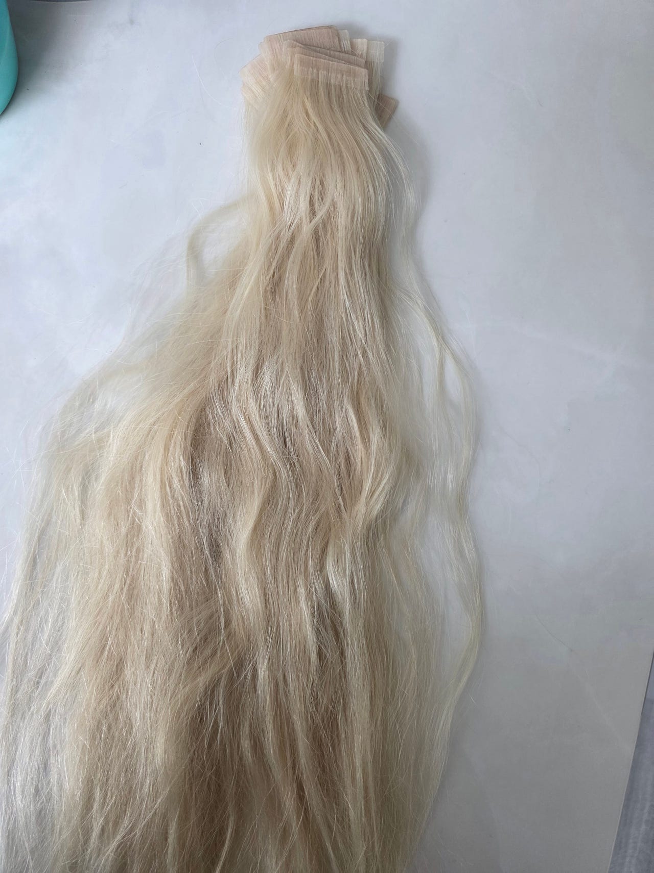 Simply Natural vaaleat hiustenpidennykset