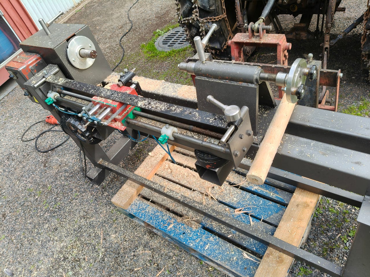 Sähkökäyttöinen puusorvi