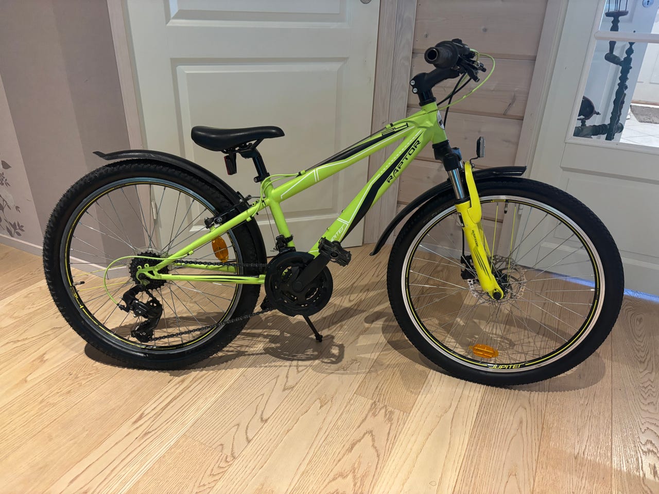 Hieno 24” Jupiter Raptor vaihdepyörä