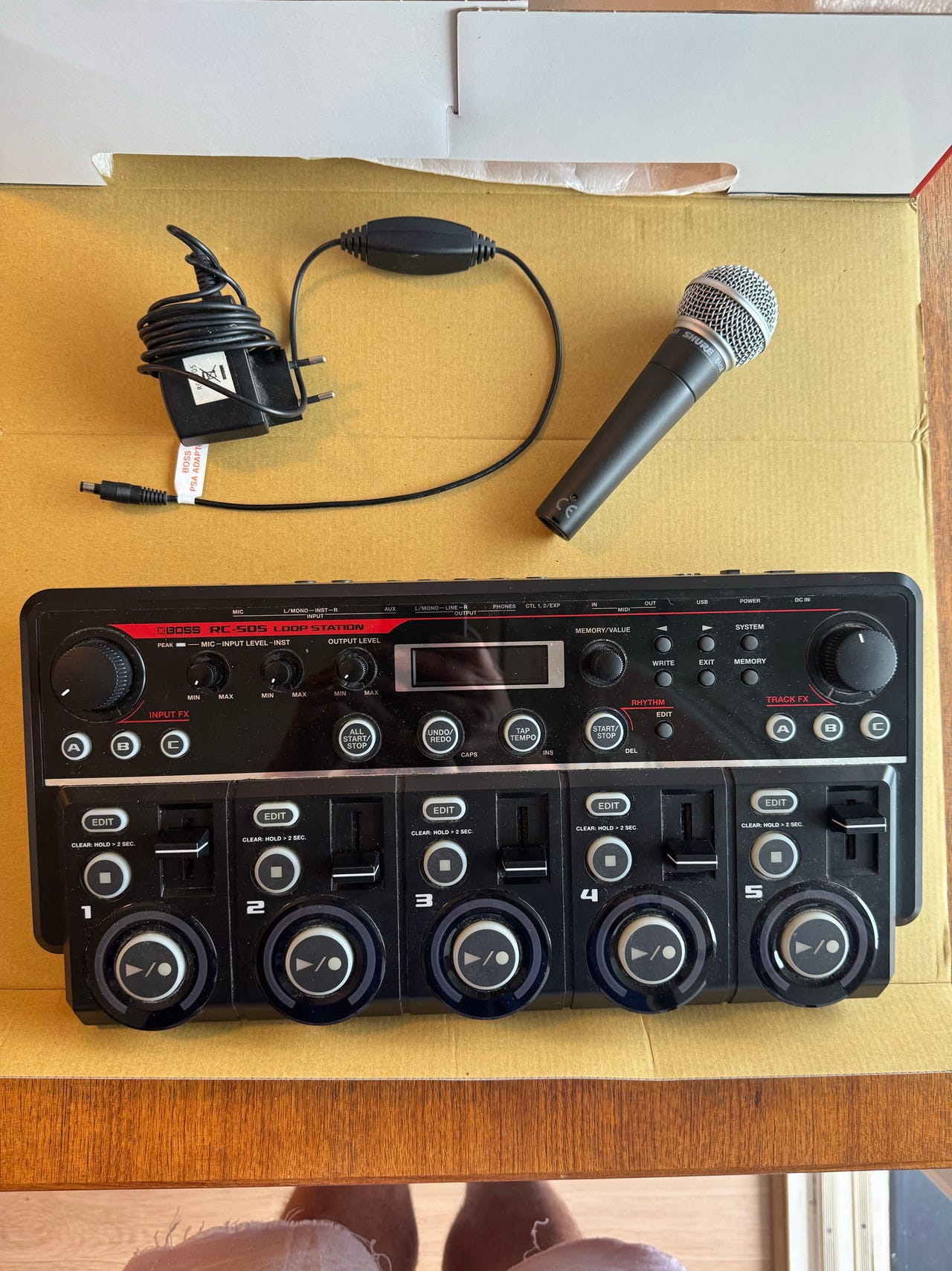 Boss RC-505 Loop Station + Shure SM58 + alkuperäinen laatikko