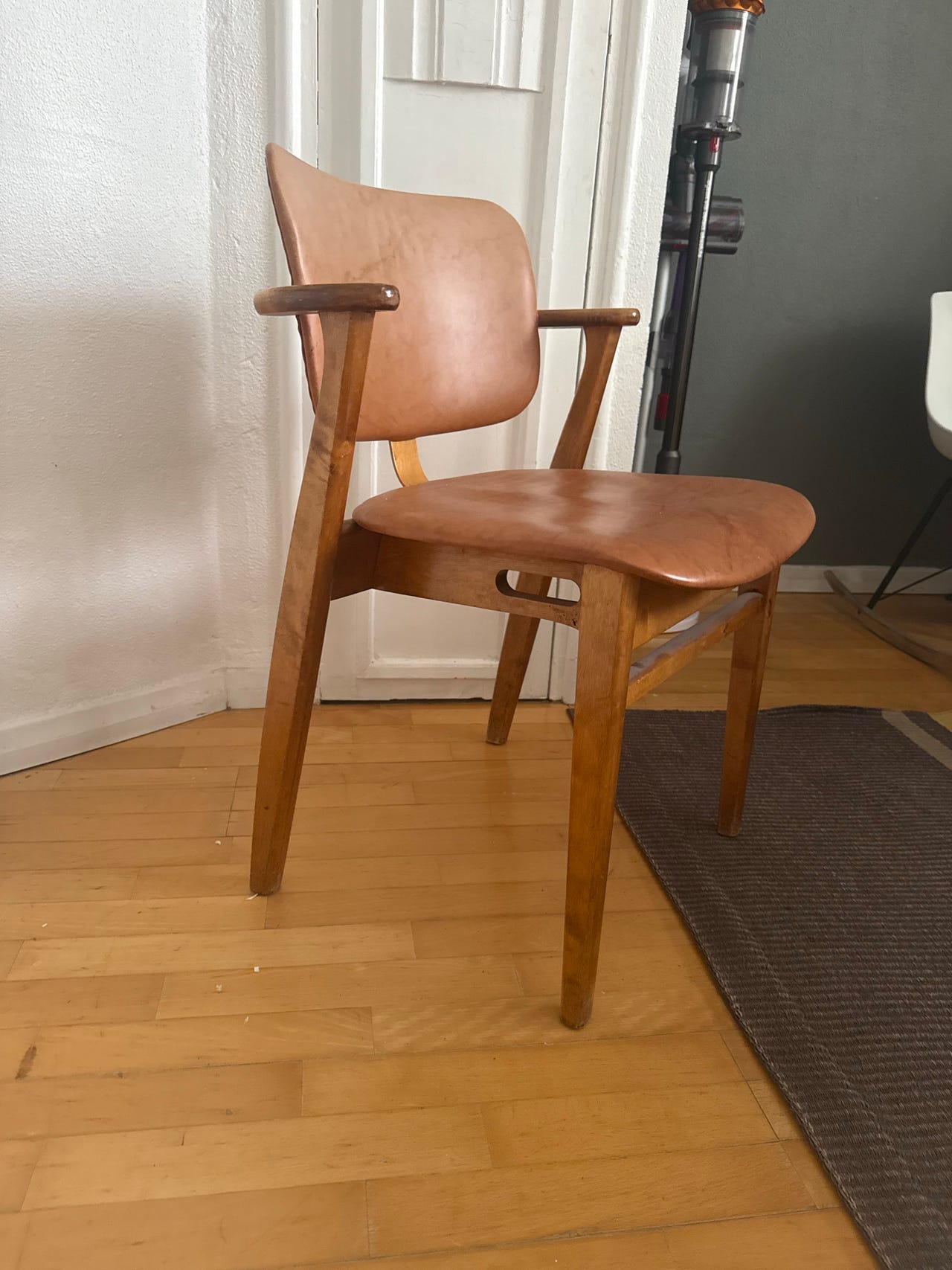 Artek Ilmari Tapiovaara Domus tuoli