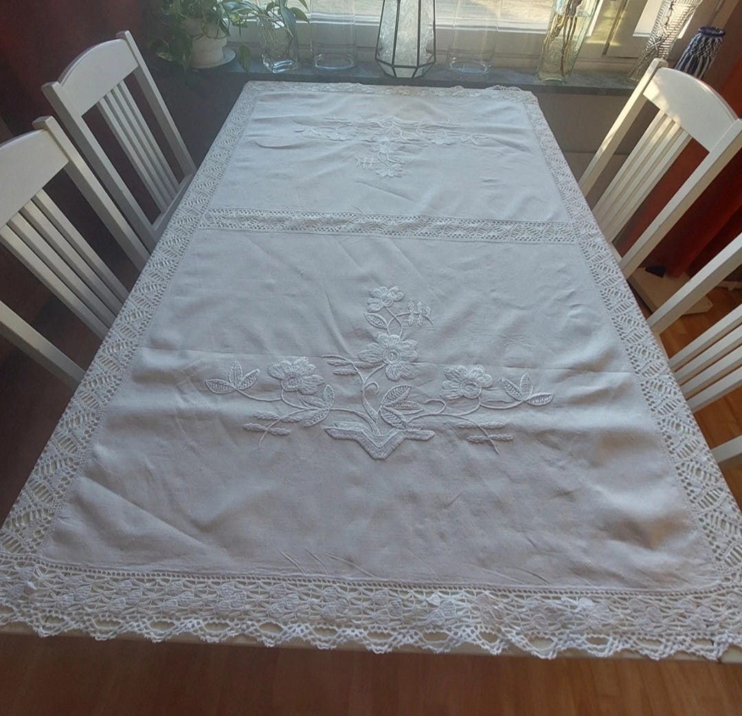 Vintage pöytäliina (käsintehty?)