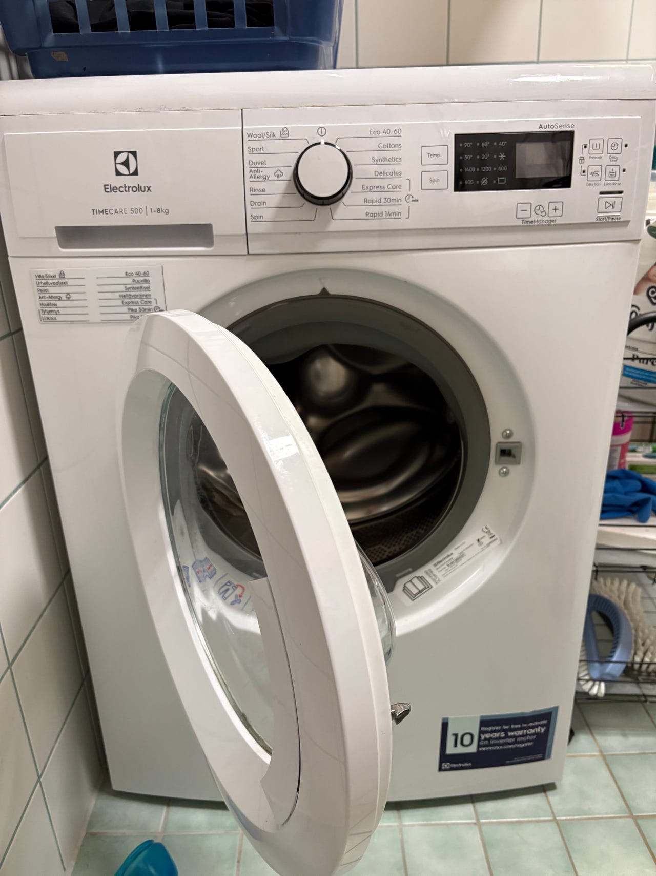 Electrolux TimeCare 500 edestä täytettävä pesukone 8 kg valkoinen