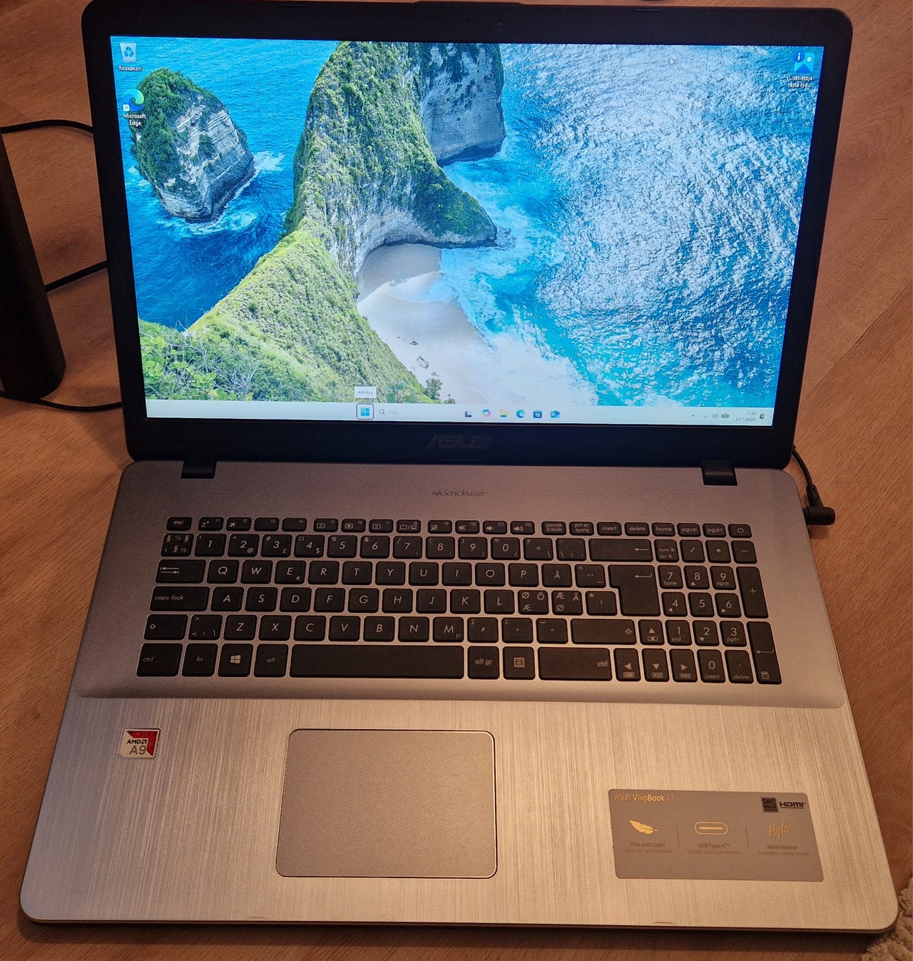 Asus VivoBook 17,3, Windows 11