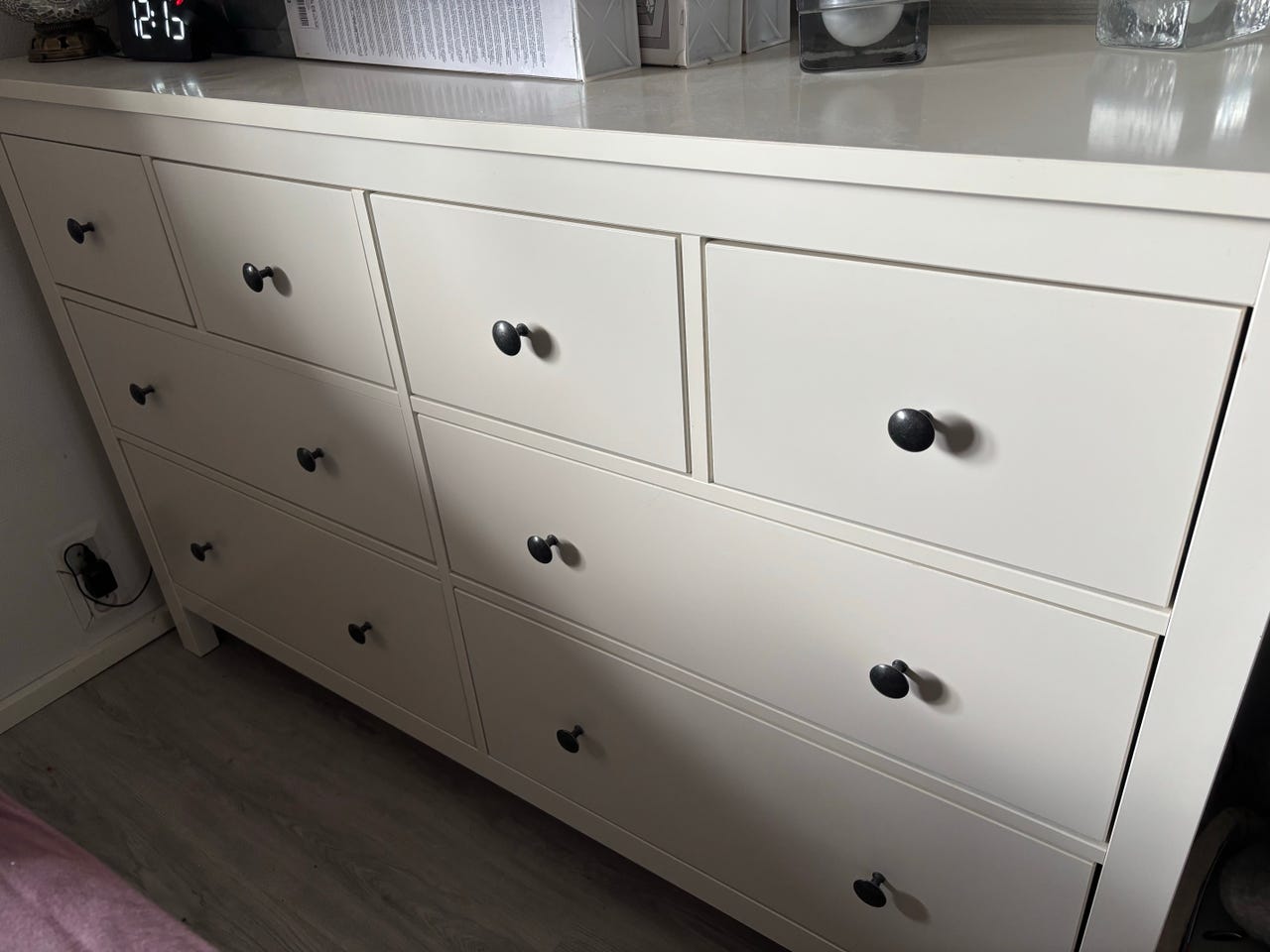 Hemnes 8 laatikkoa
