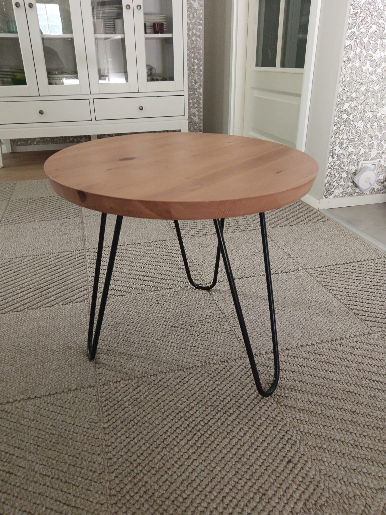 Pinnijalkapöytä