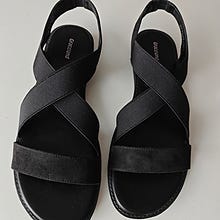 Koko 42 sandaalit